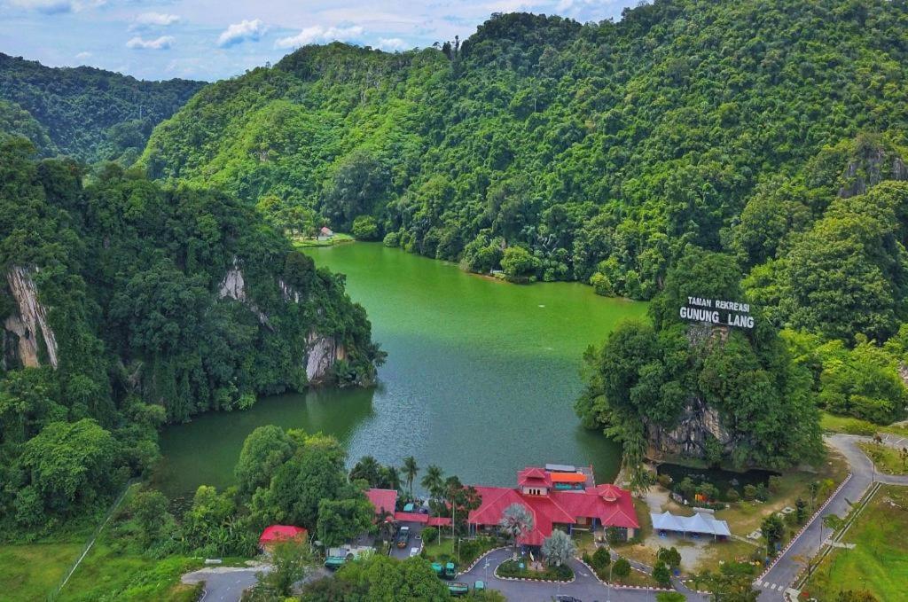 Mornington Hotel Medan Ipoh Bagian luar foto