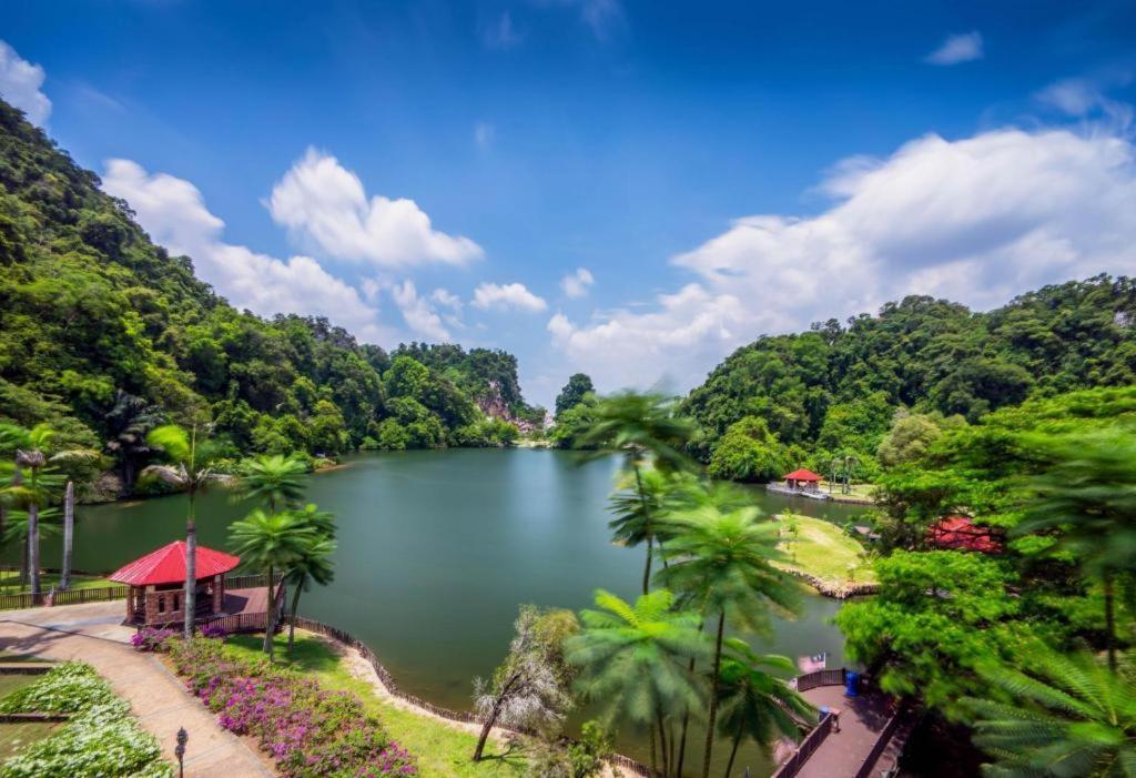 Mornington Hotel Medan Ipoh Bagian luar foto