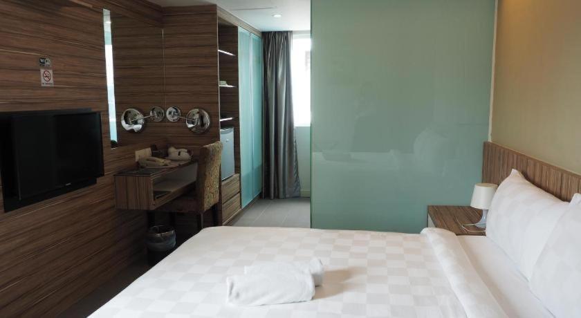 Mornington Hotel Medan Ipoh Bagian luar foto