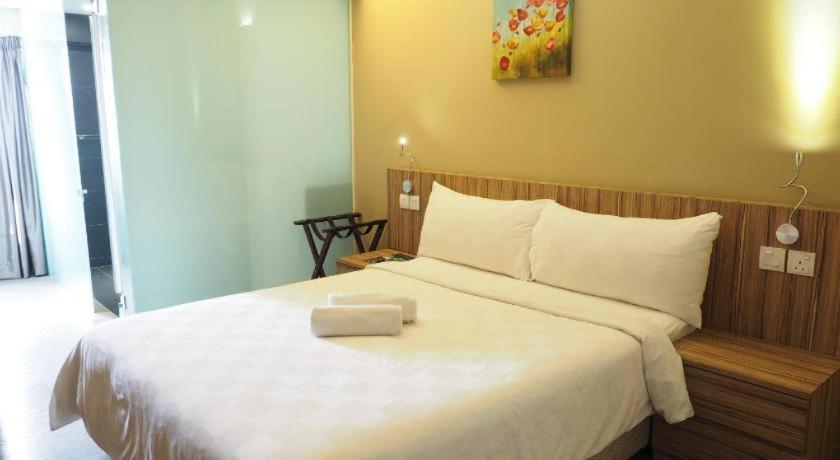 Mornington Hotel Medan Ipoh Bagian luar foto
