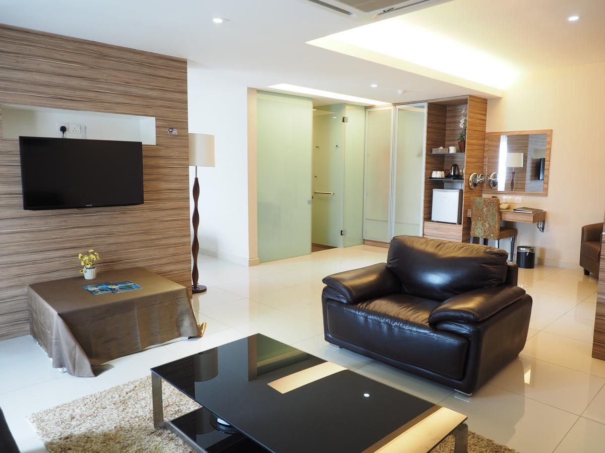 Mornington Hotel Medan Ipoh Bagian luar foto