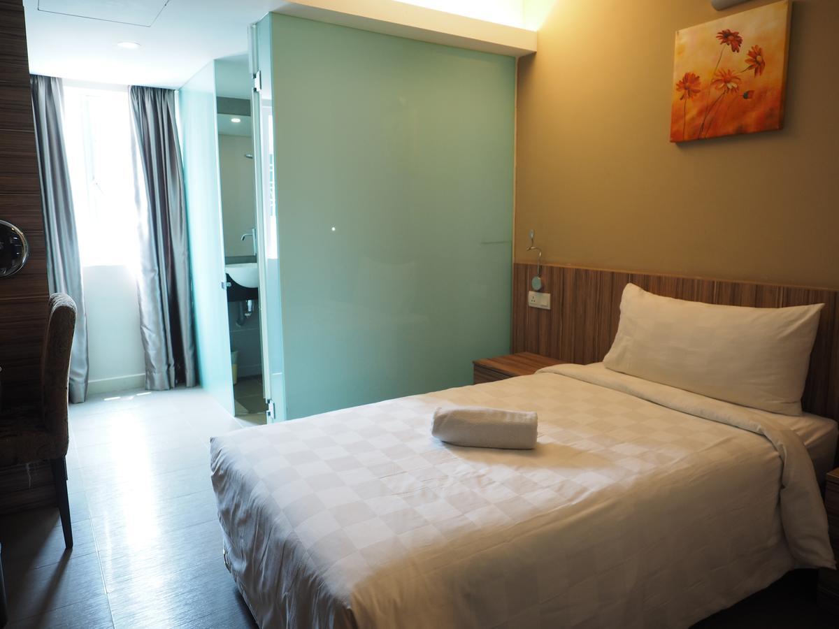 Mornington Hotel Medan Ipoh Bagian luar foto