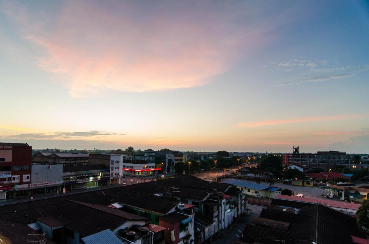 Mornington Hotel Medan Ipoh Bagian luar foto